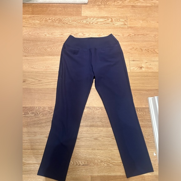 Puma girls gold pants - size M - Picture 3 of 6